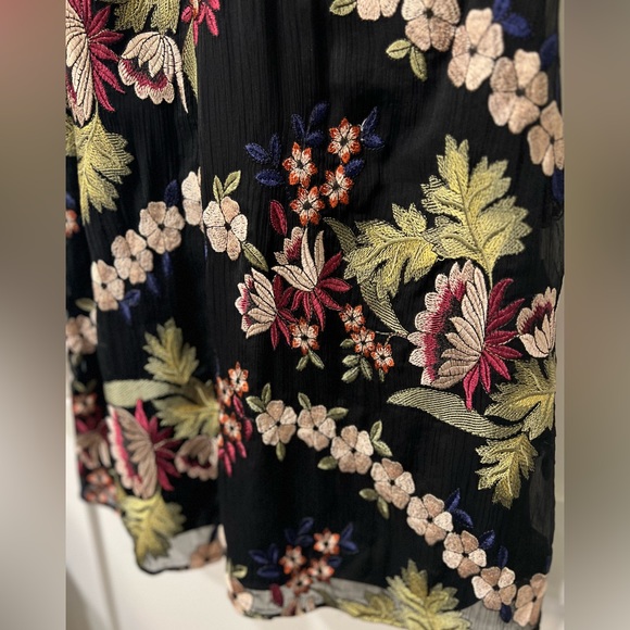 Monique Lhuillier Black Floral Garden Embroidered Dress- size 6 - Picture 10 of 10